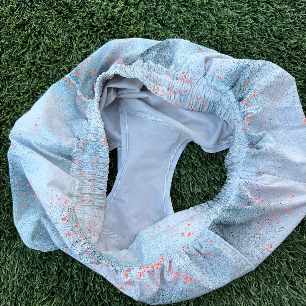Lululemon Hotty Hot Low-Rise Short 2.5" *Reflective Size 8 - Picture 11 of 15